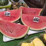 旦過土曜市　初物入荷フルーツショップ八木