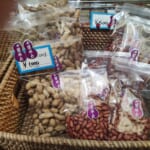 旦過土曜市　煎り立てピーナッツ