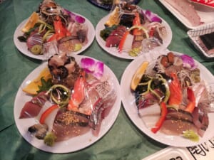 ◀西村鮮魚店▶旦過半額市！特選刺身盛合せ