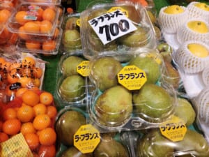 ◀フルーツショップ八木▶名残りのラフランスはいかが？