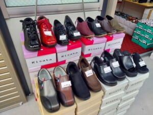 【青空市場の賑わい】